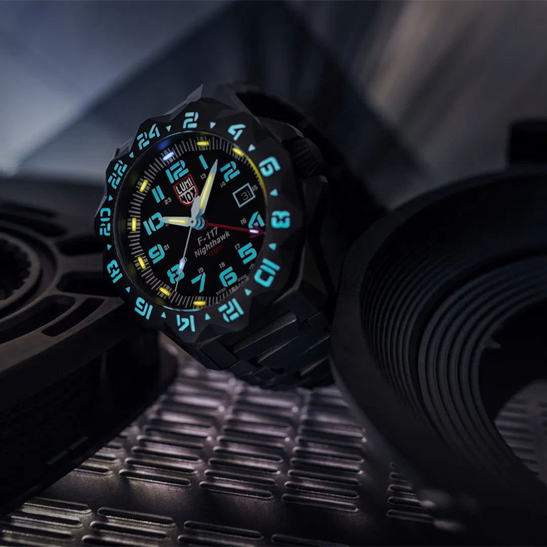 Share Luminox F-117 Nighthawk GMT Gunmetal Divers Quartz Men's Watch XA.6422